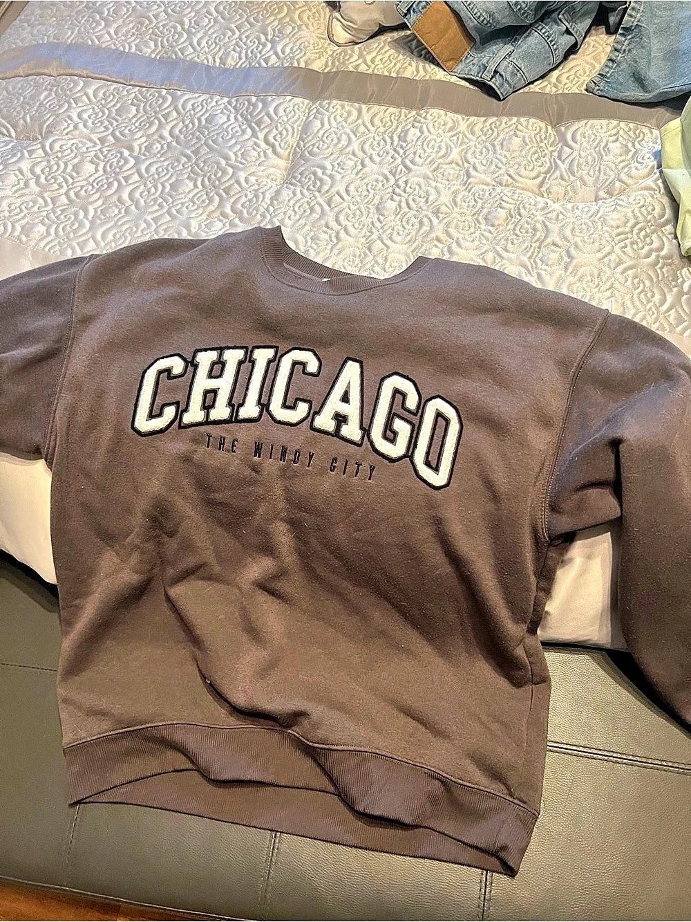 Refuge Graphic Sweatshirt in Brown Size Small
